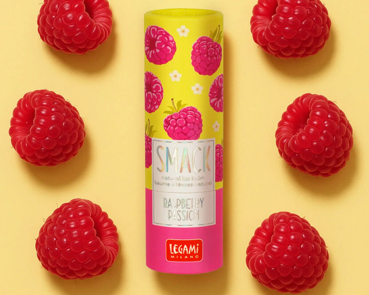 Bunte Legami Beauty-Produkte Lipgloss liebevoll arrangiert – Liberty Kids.