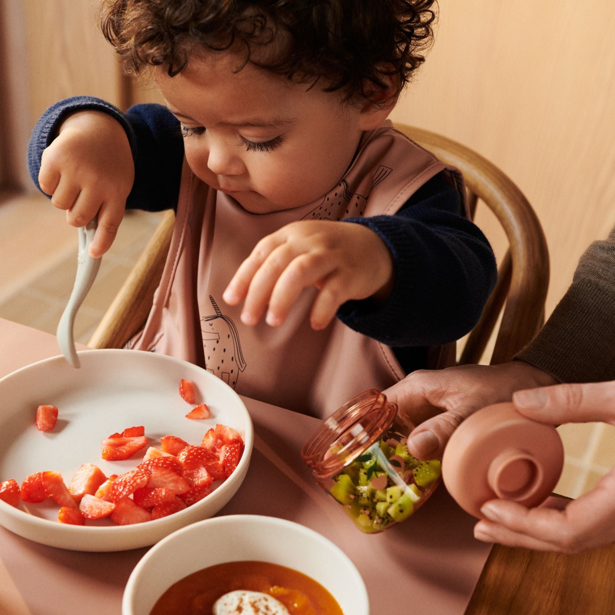 Ärmellose Lätzchen aus 100% recyceltem Polyester GRS Modell: Bria von Liewood kaufen - Alltagshelfer, Babykleidung & mehr