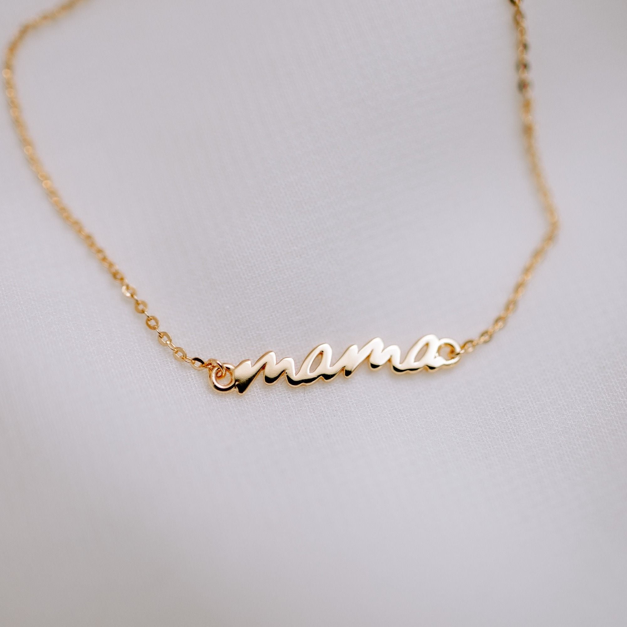 Chain Love MAMA Armband x lisaceeline von Mama Collection kaufen - Mama, Geschenke, Babykleidung & mehr