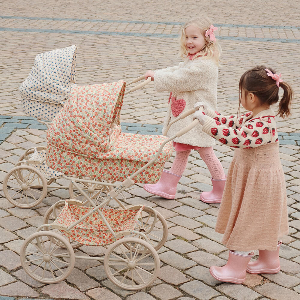 Doll Pram - Puppenwagen aus recycelter Baumwolle von Konges Slojd kaufen - Spielzeug, Babykleidung & mehr