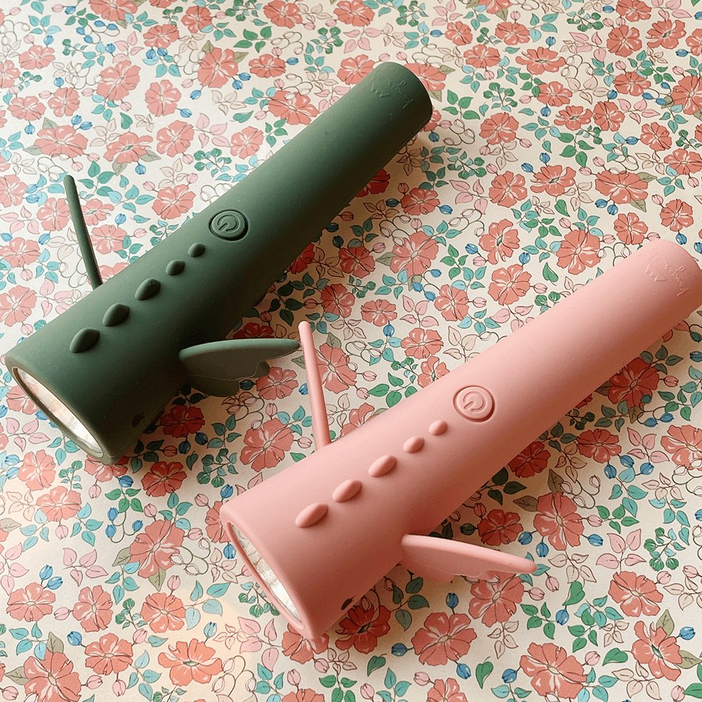 Dragon Flashlight Taschenlampe aus Silikon von Konges Slojd kaufen - Alltagshelfer, Spielzeug, Babykleidung & mehr