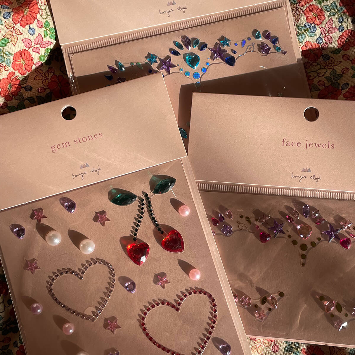 Face Jewels Gesichtsschmuck aus PET von Konges Slojd kaufen - Spielzeug, Geschenke, Alltagshelfer, Kleidung,, Babykleidung & mehr