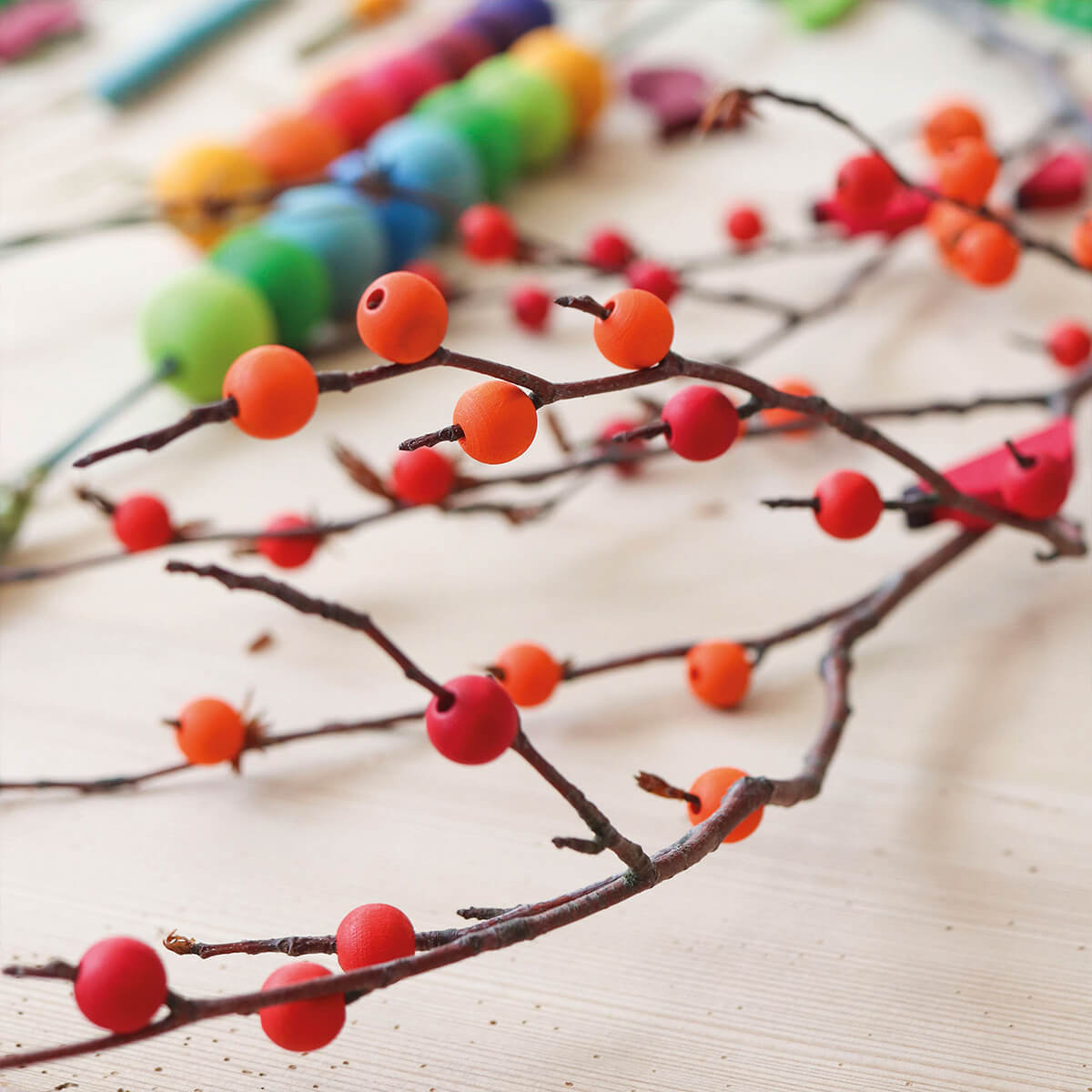 Holzperlen 60 Stück von Grimm´s kaufen - Spielzeug, Geschenke, Babykleidung & mehr