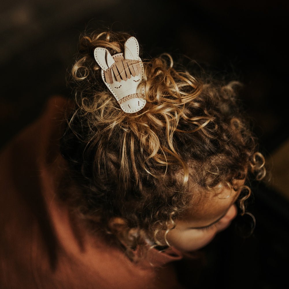 Josy Hairclip - Haarspange aus 100% Leder von Donsje kaufen - Kleidung, Geschenke, Babykleidung & mehr