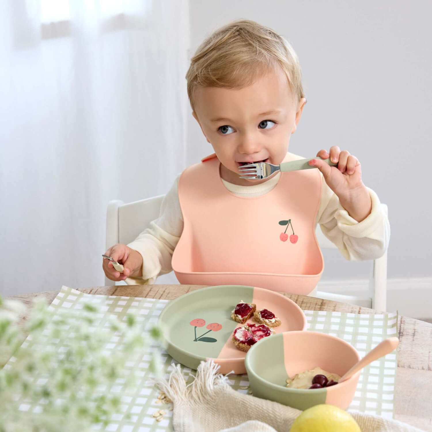 Kinderteller aus Silikon von Lässig kaufen - Alltagshelfer, Babykleidung & mehr