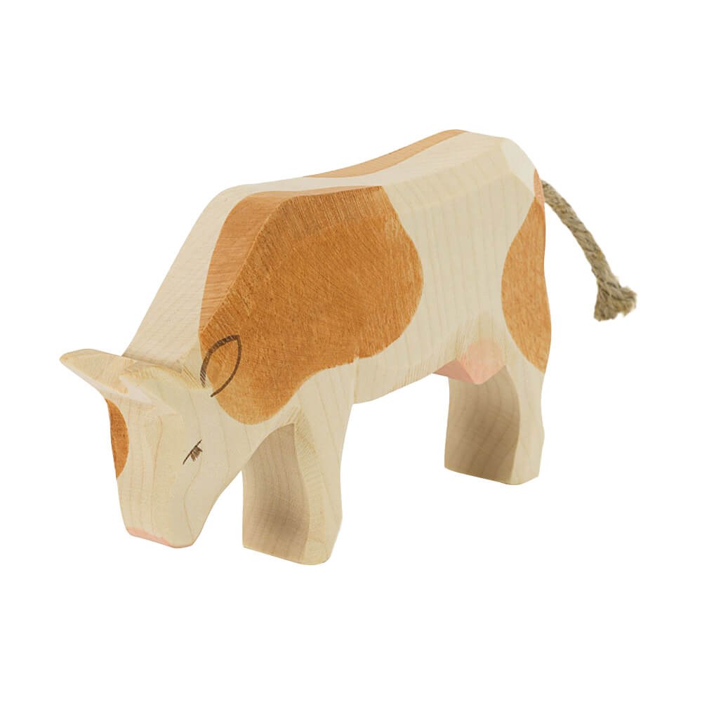Kuh braun fressend aus Holz von Ostheimer kaufen - Spielfigur, Babykleidung & mehr