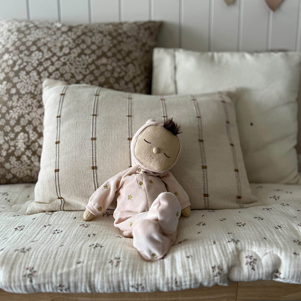 Lullaby Dozy Dinkum - Spieluhr / Stoffpuppe von Olli Ella kaufen - Baby, Spielzeug, Geschenke, Babykleidung & mehr