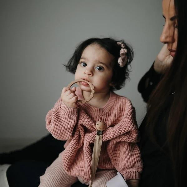 Mushie Flower Bracelets “Black/Caramel/Natural” von mushie kaufen - Spielzeug, Babykleidung & mehr