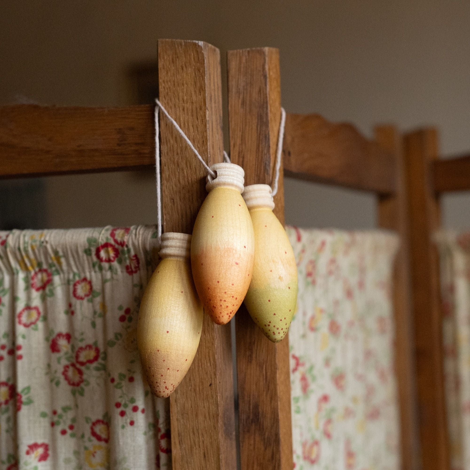 Ornaments - Anhänger aus Holz PEFC von Grapat kaufen - Spielzeug, Babykleidung & mehr