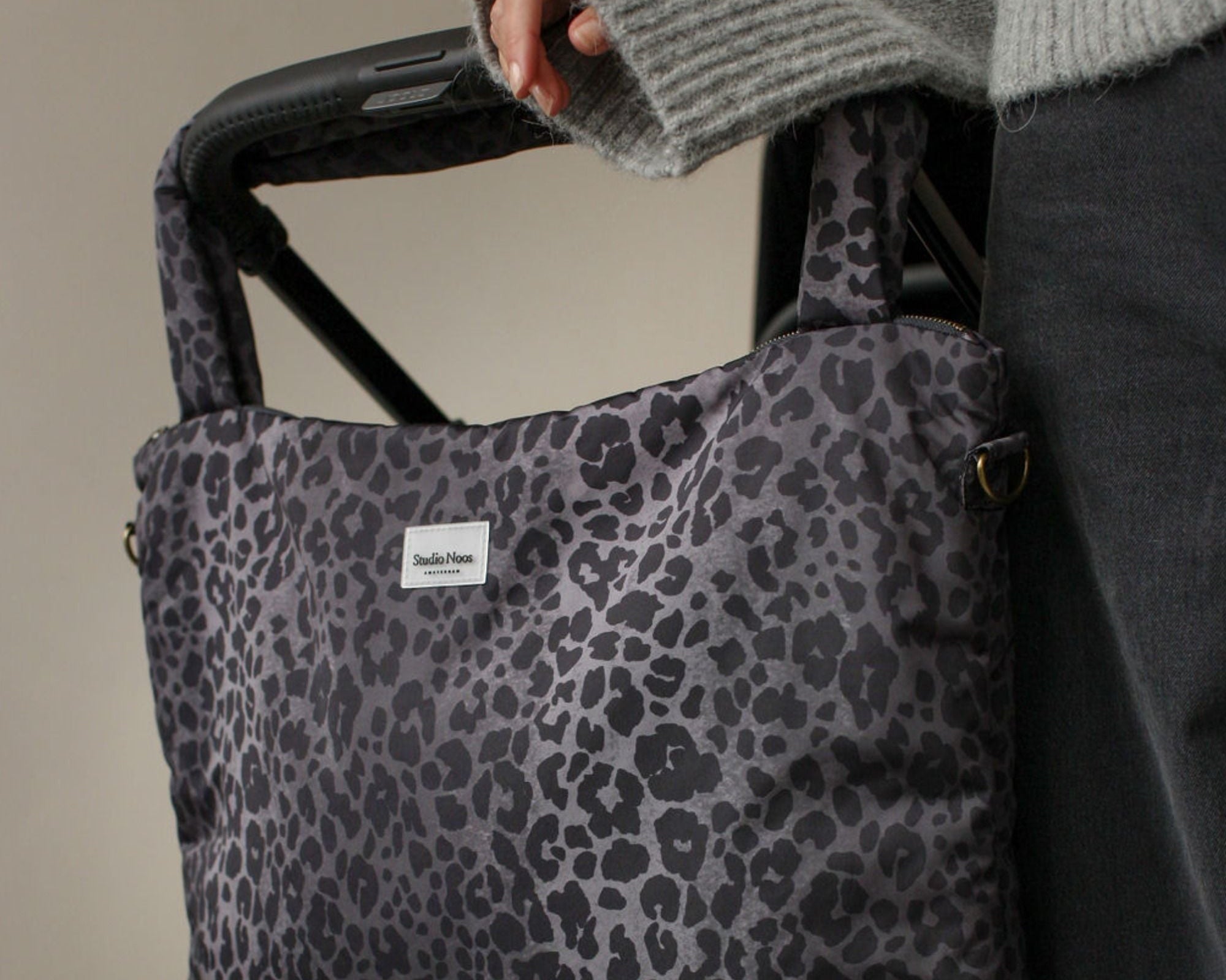 Puffy Diaper Bag - Wickeltasche von Studio Noos kaufen - Mama, Alltagshelfer, Geschenke, Babykleidung & mehr