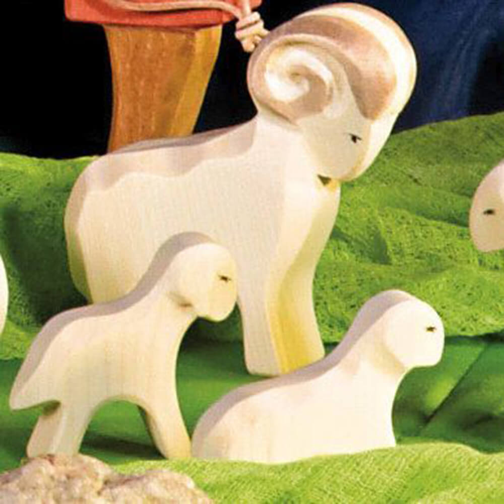 Schafbock aus Holz von Ostheimer kaufen - Spielfigur, Babykleidung & mehr