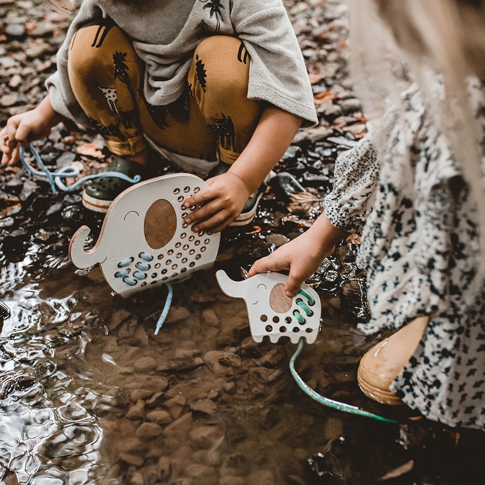 Schnürspielzeug Klein aus Holz FSC von Milin kaufen - Spielzeug, Geschenke,, Babykleidung & mehr