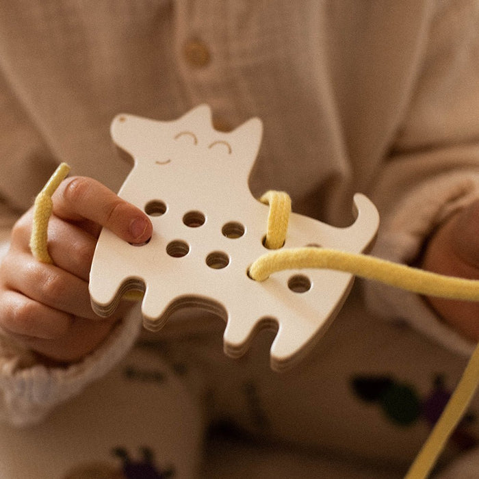 Schnürspielzeug Klein aus Holz FSC von Milin kaufen - Spielzeug, Geschenke,, Babykleidung & mehr