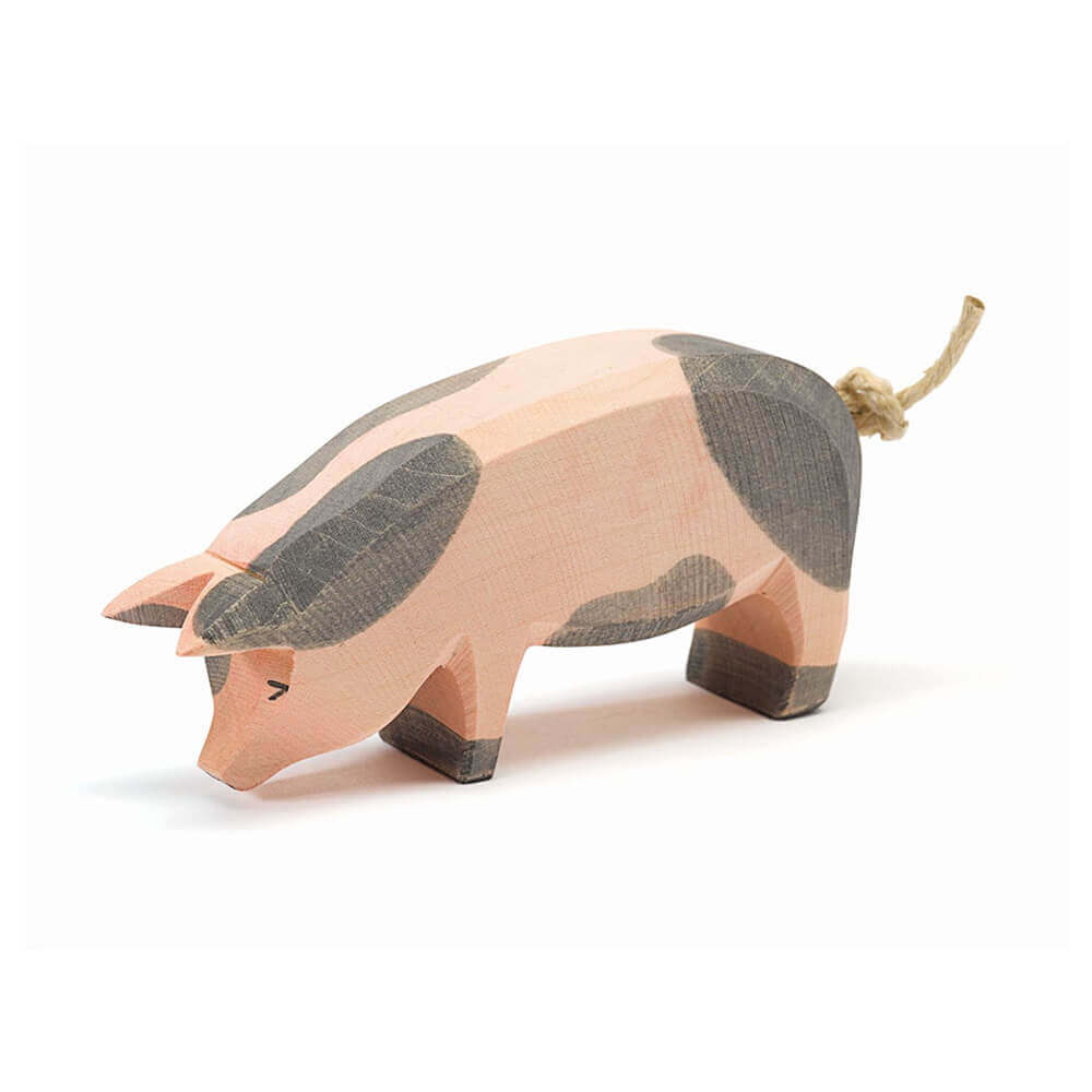 Schwein gefleckt Kopf tief aus Holz von Ostheimer kaufen - Spielfigur, Babykleidung & mehr