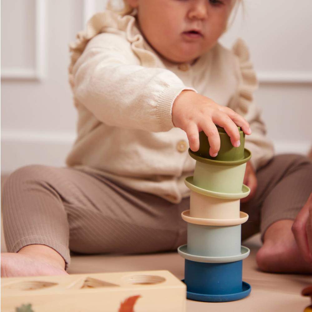 Stapelbecher aus Silikon von Filibabba kaufen - Spielzeug, Geschenke, Baby,, Babykleidung & mehr