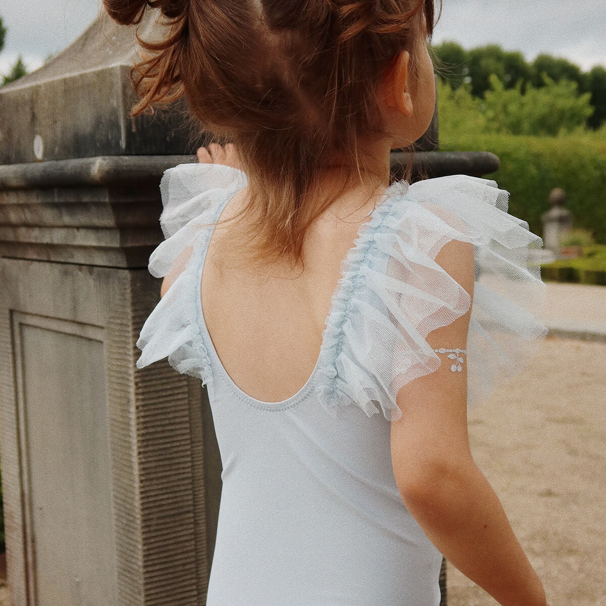 Strut Swimsuit mit Rüschen aus recyceltem Polyester GRS von Konges Slojd kaufen - Kleidung, Babykleidung & mehr