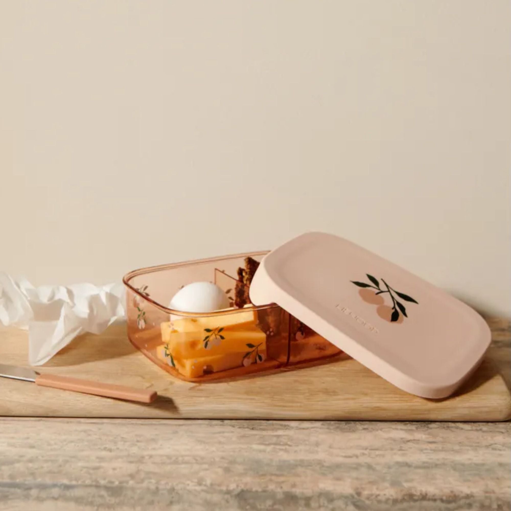 Tritan Brotdose mit Silikon Deckel - Modell: Ako von Liewood kaufen - Alltagshelfer, Babykleidung & mehr