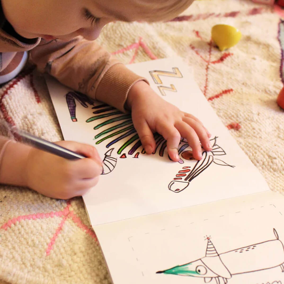 ABC Ausmalbuch von Halfbird kaufen - Spielzeug, Alltagshelfer, Geschenke, Babykleidung & mehr