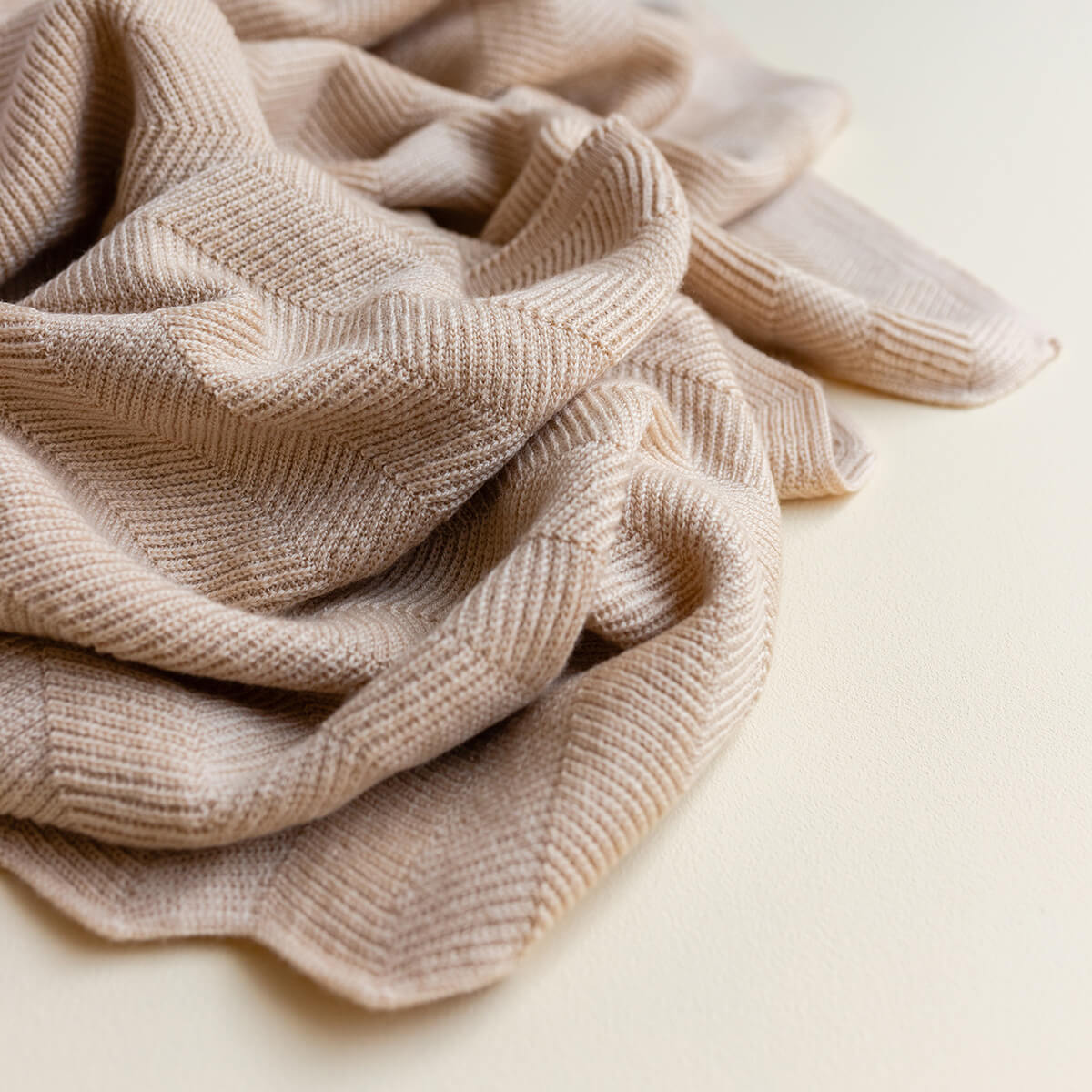 Babydecke Freddie aus 100% Merinowolle von HVID kaufen - Baby, Alltagshelfer, Kinderzimmer, Geschenke, Babykleidung & mehr