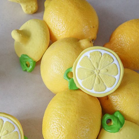 Beißringe New Fruits & Veggies von Oli&Carol kaufen - Baby, Alltagshelfer, Geschenke, Babykleidung & mehr