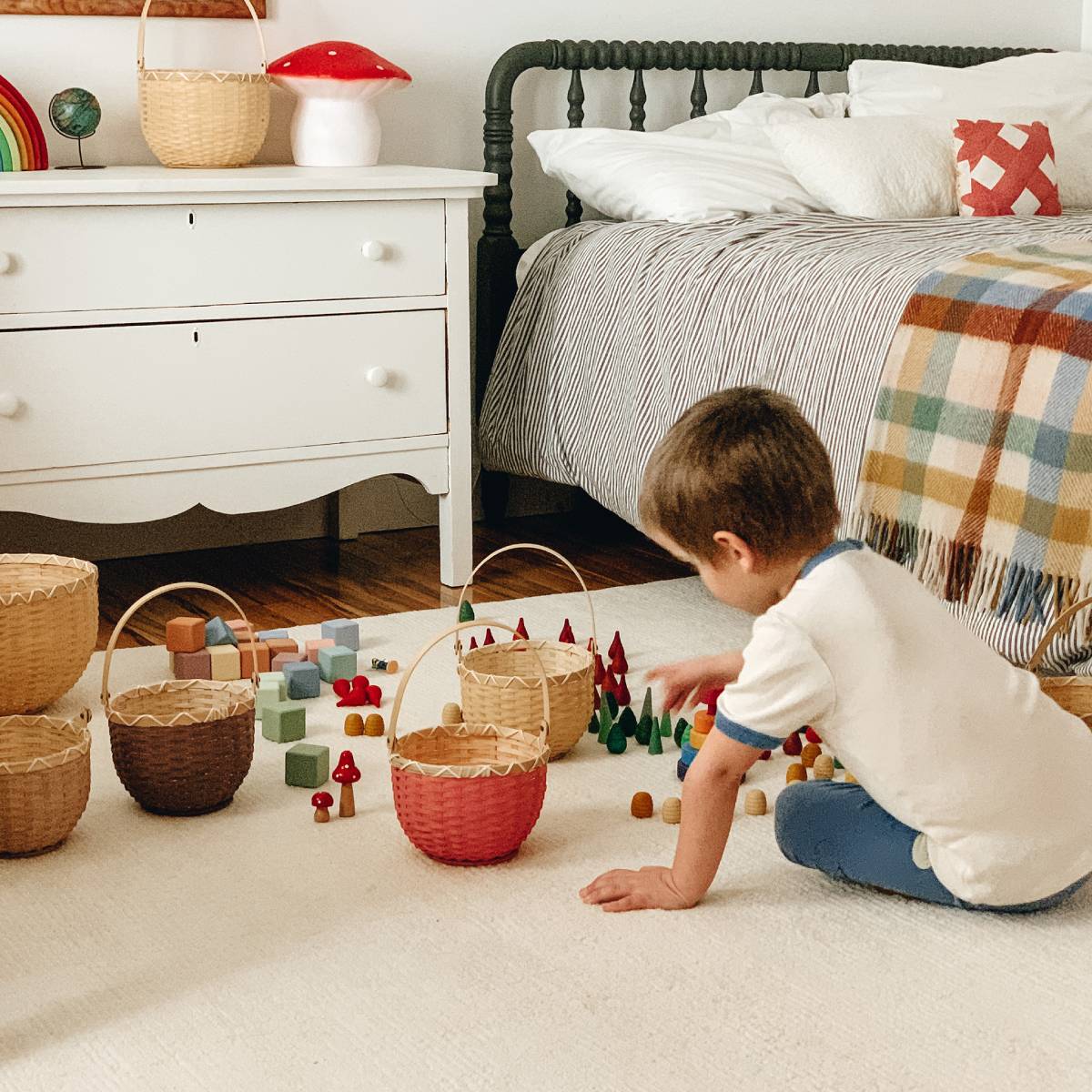 Blossom Basket - Blumenkorb Small aus 100% Bambus von Olli Ella kaufen - Spielzeug, Geschenke, Babykleidung & mehr