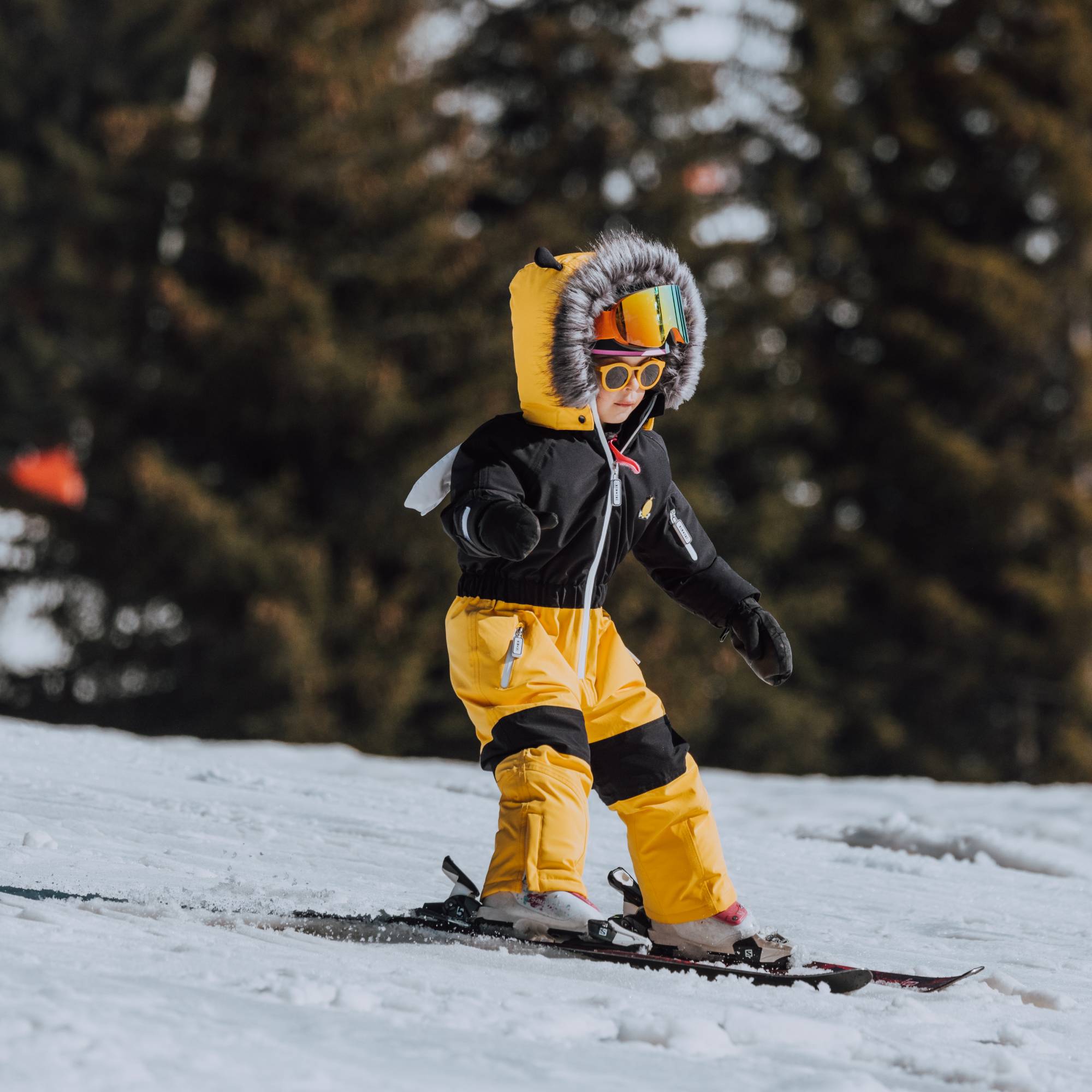 Buzzy the bee - Nachhaltiger Kinder Schneeanzug aus recycelten Flaschen von Dinoski kaufen - Kleidung, Alltagshelfer, Babykleidung & mehr
