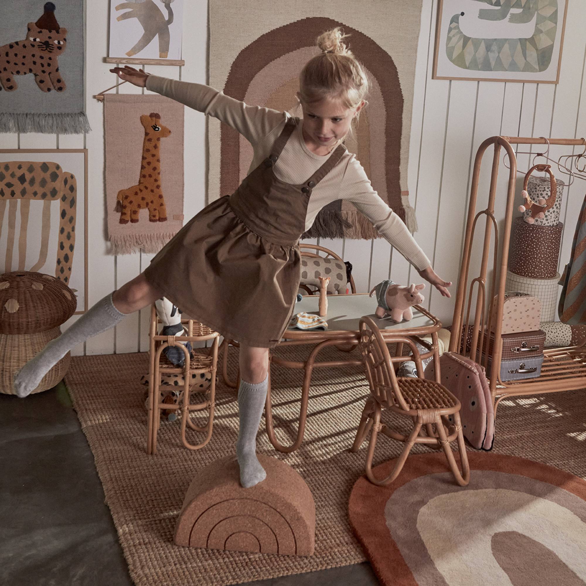 Cork Rainbow - Sitzblock von OYOY kaufen - Kinderzimmer, Spielzeug, Geschenke, Babykleidung & mehr