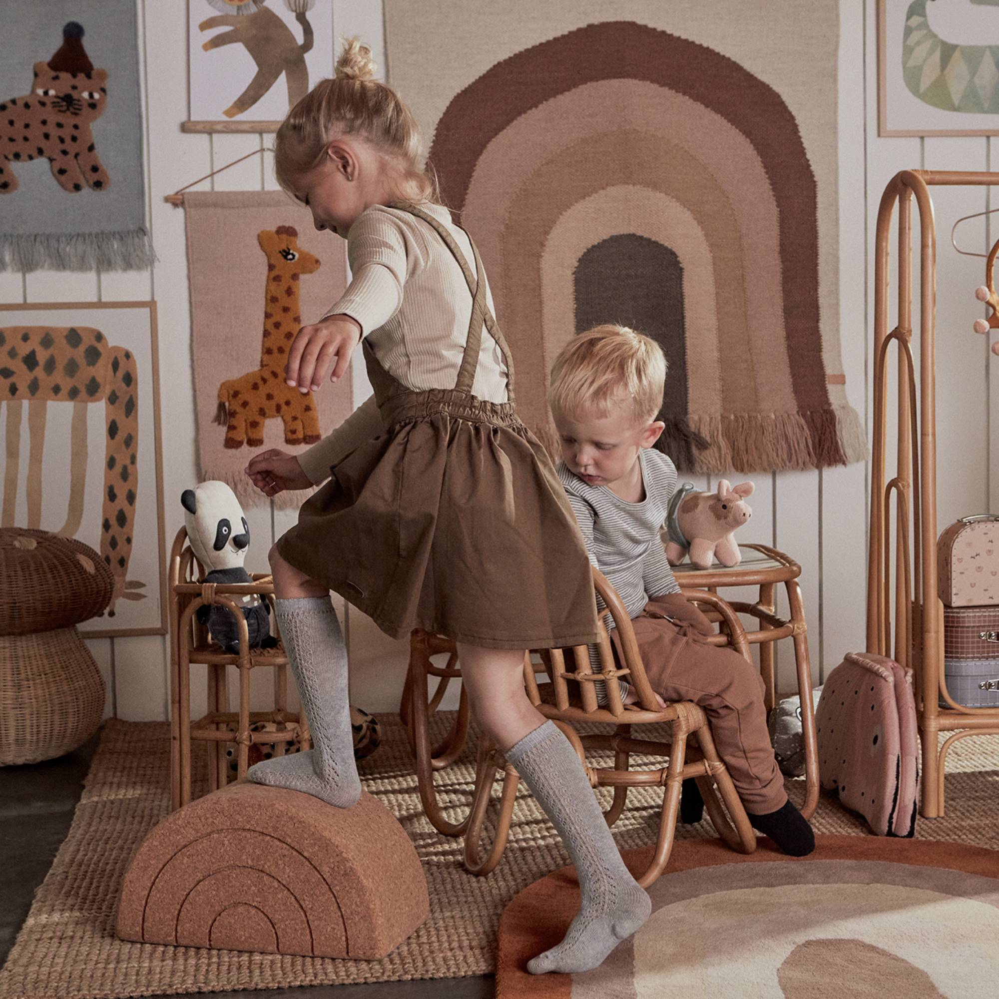 Cork Rainbow - Sitzblock von OYOY kaufen - Kinderzimmer, Spielzeug, Geschenke, Babykleidung & mehr