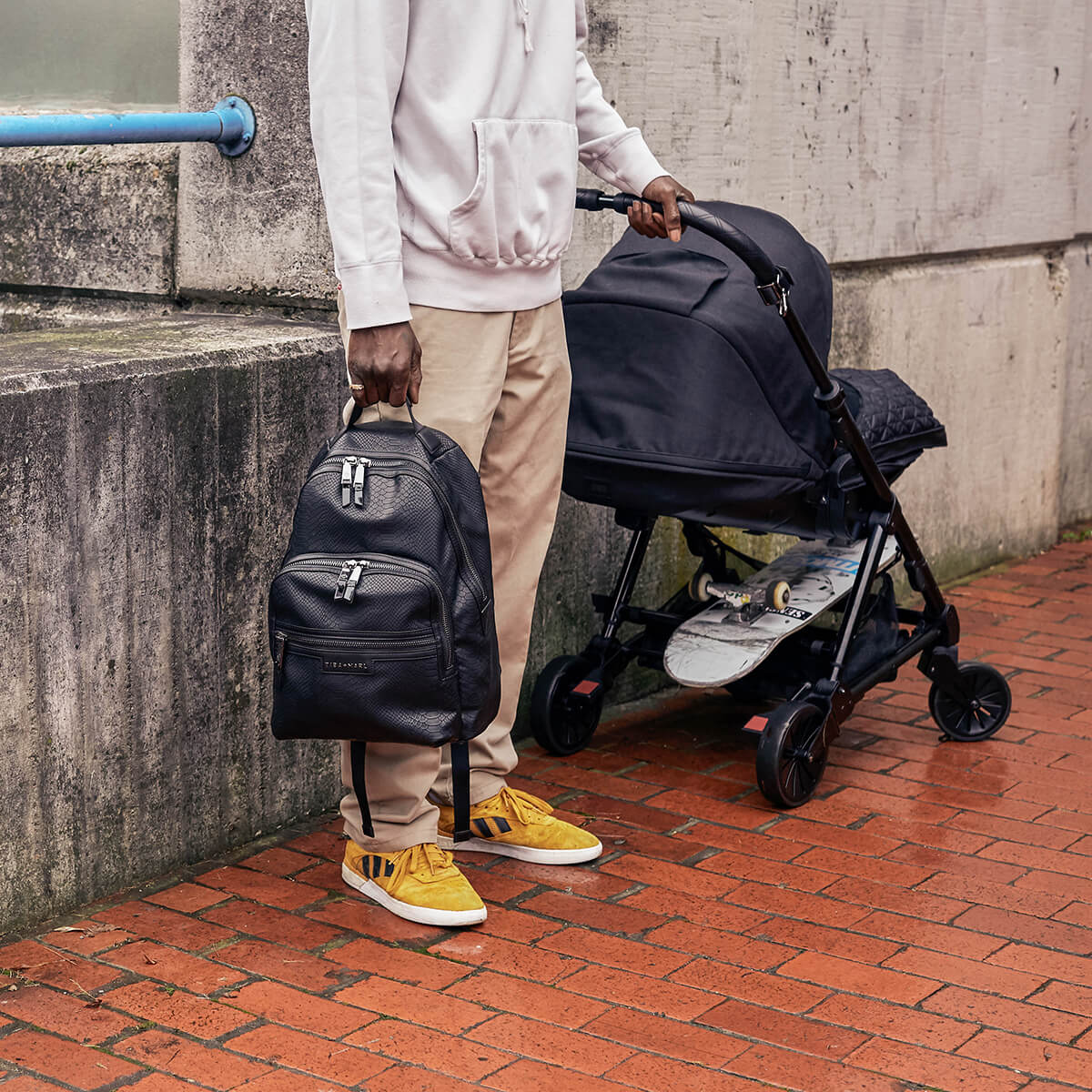 Elwood Changing Backpack Veganes Leder aus recyceltem Polyurethan von TIBA + MARL kaufen - Baby, Alltagshelfer, Mama, Babykleidung & mehr