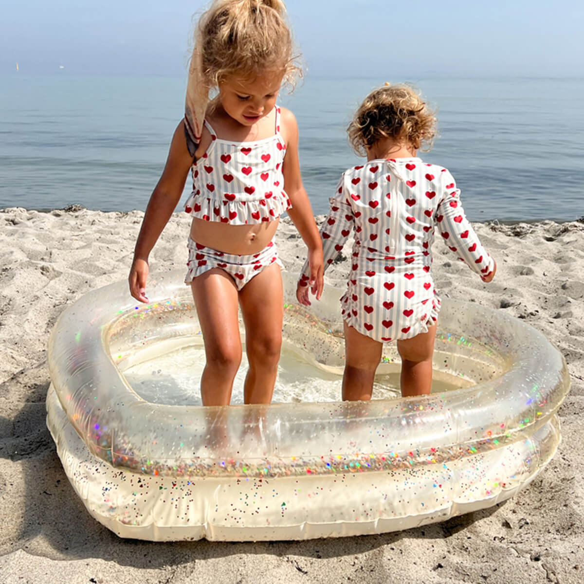 Heart Pool - Herz Planschbecken Transparent mit Glitzer von Konges Slojd kaufen - Spielzeug, Babykleidung & mehr