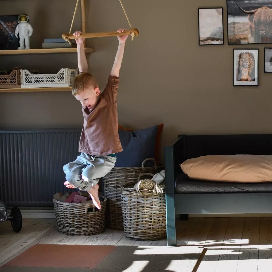 Holztrapez Stange Eiche natur Raumhöhe:2.0-2.8m von Lillagunga kaufen - Spielzeug, Kinderzimmer, Geschenke, Babykleidung & mehr