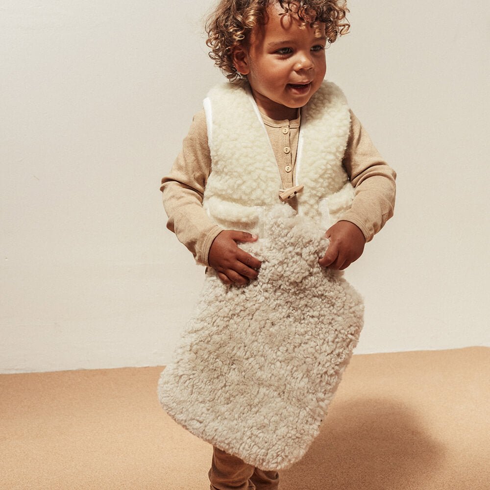 Hotwater Bottle - Wärmflasche mit Cover aus Merinoschafsfell von Binibamba kaufen - Baby, Alltagshelfer, Babykleidung & mehr