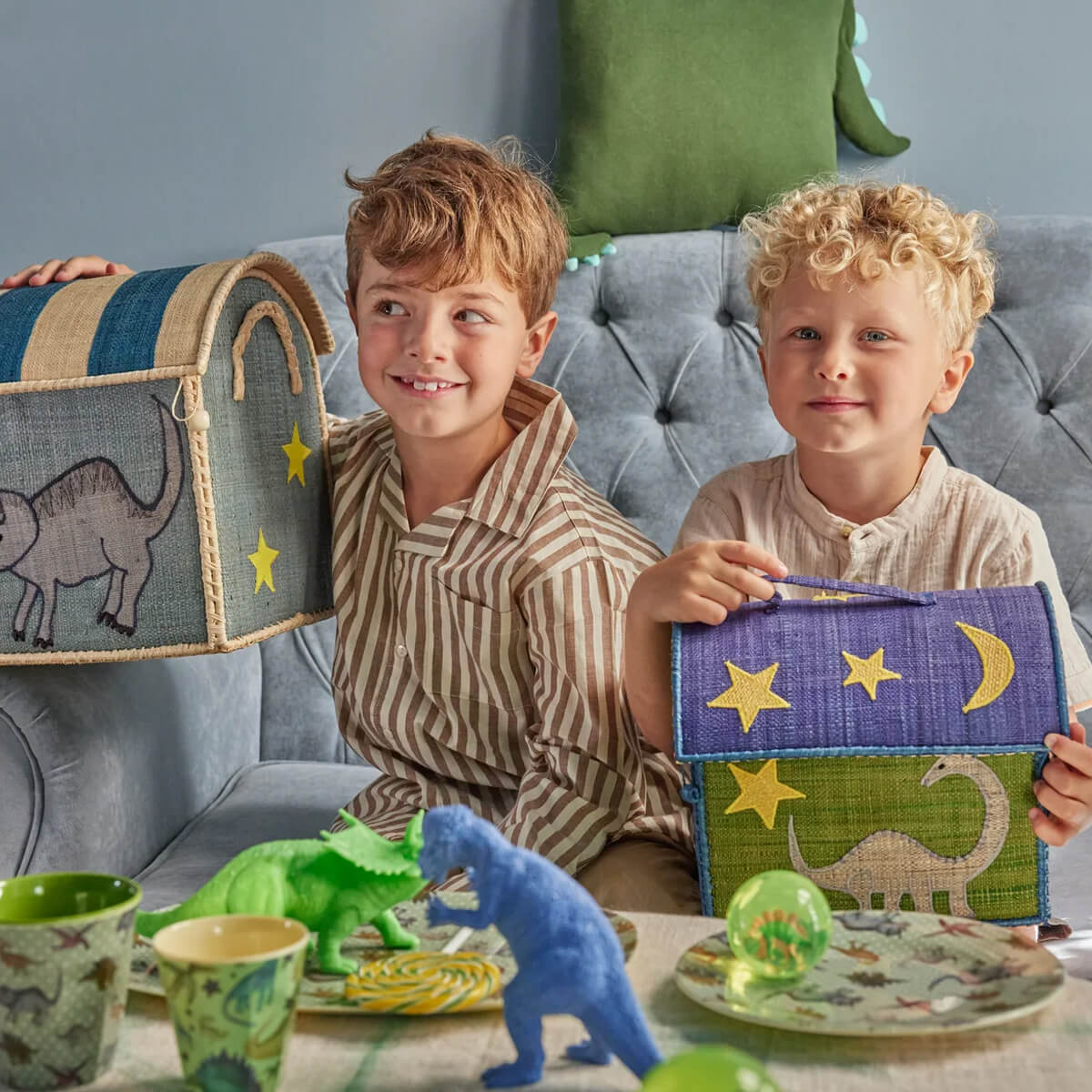 Medium Dino Raffia Toy Basket Dinosaur Print - Aufbewahrungskorb von Rice kaufen - Spielzeug, Kinderzimmer, Babykleidung & mehr