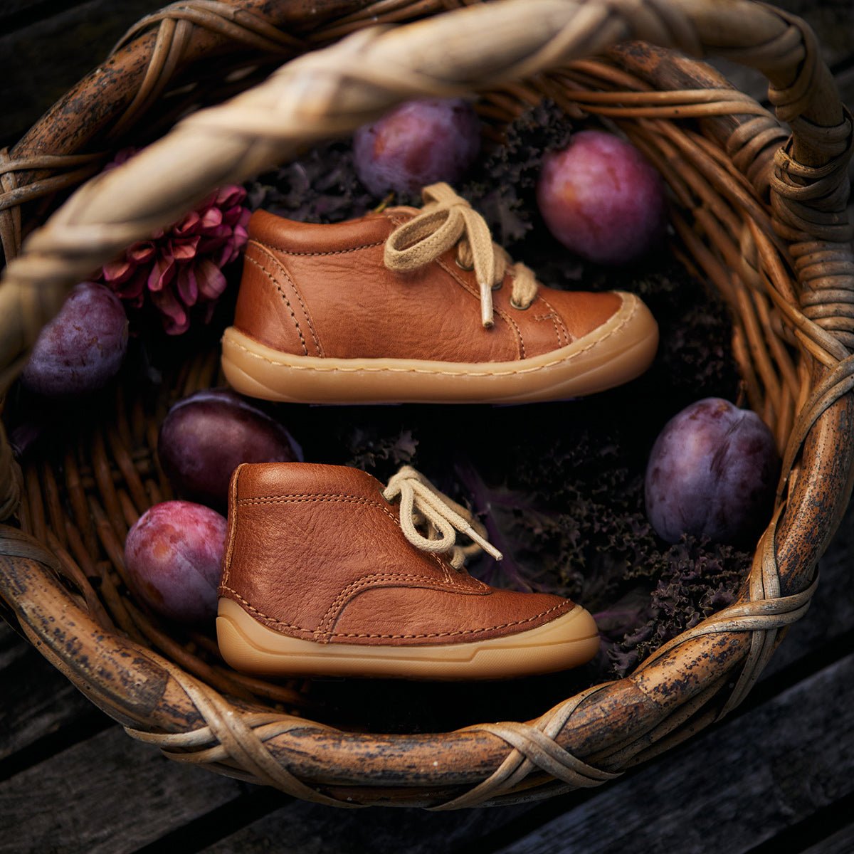 Mini Bootie Lace - aus Chrom freiem Premium Leder von petit nord kaufen - Kleidung, Babykleidung & mehr