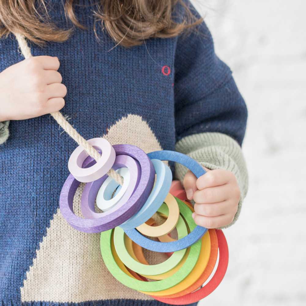 Nest Rings Holzspielzeug aus PEFC Holz von Grapat kaufen - Spielzeug, Geschenke, Babykleidung & mehr