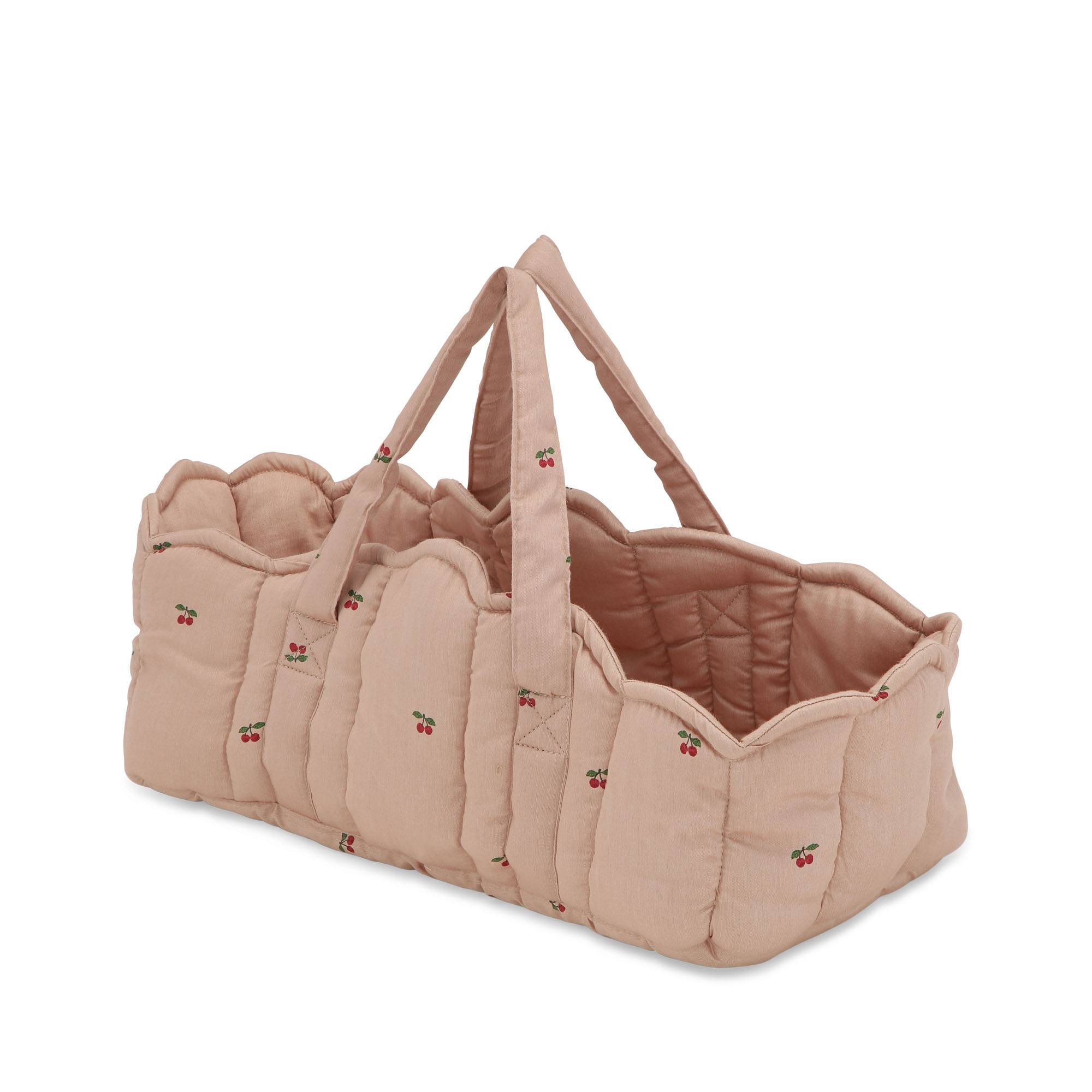 Puppen Tragetasche Doll Lift aus Bio-Baumwolle von Konges Slojd kaufen - Spielzeug, Geschenke, Babykleidung & mehr