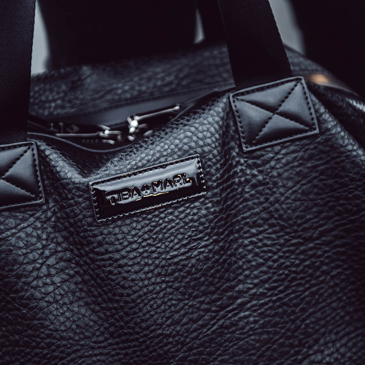 Raf Holdall Changing Bag Veganes Leder aus recyceltem Polyurethan von TIBA + MARL kaufen - Baby, Alltagshelfer, Mama, Babykleidung & mehr