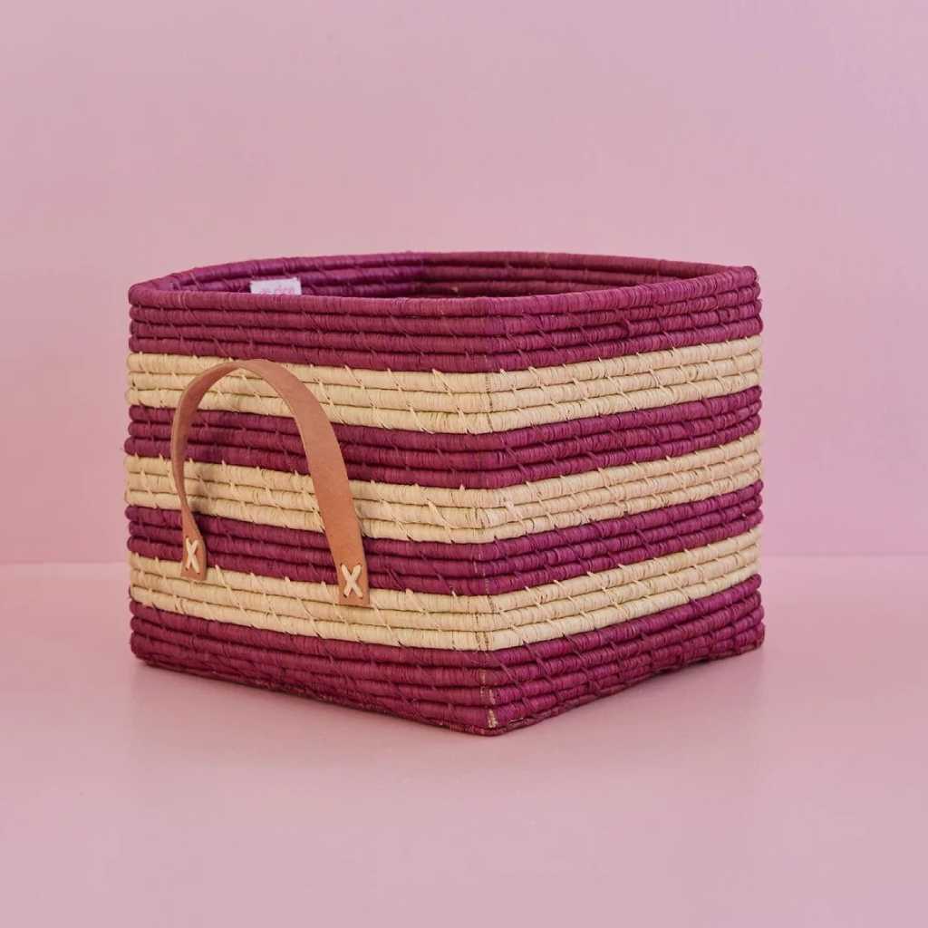 Raffia Basket mit Ledergriffen - Aufbewahrungskorb von Rice kaufen - Spielzeug, Kinderzimmer, Babykleidung & mehr