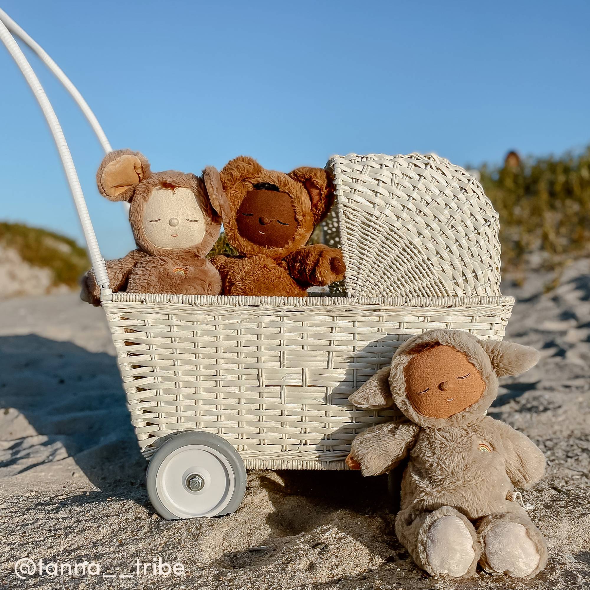 Rattan Strolley Puppenwagen von Olli Ella kaufen - Spielzeug, Geschenke, Babykleidung & mehr