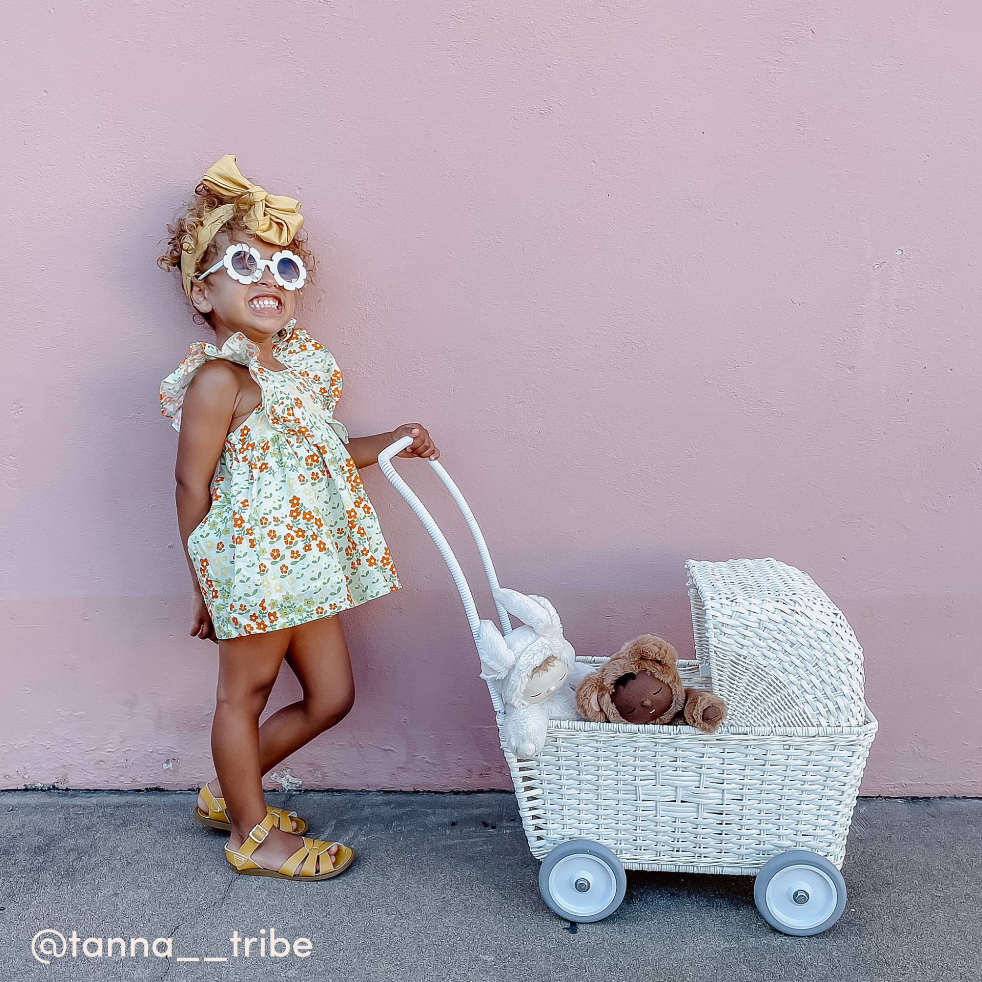 Rattan Strolley Puppenwagen von Olli Ella kaufen - Spielzeug, Geschenke, Babykleidung & mehr