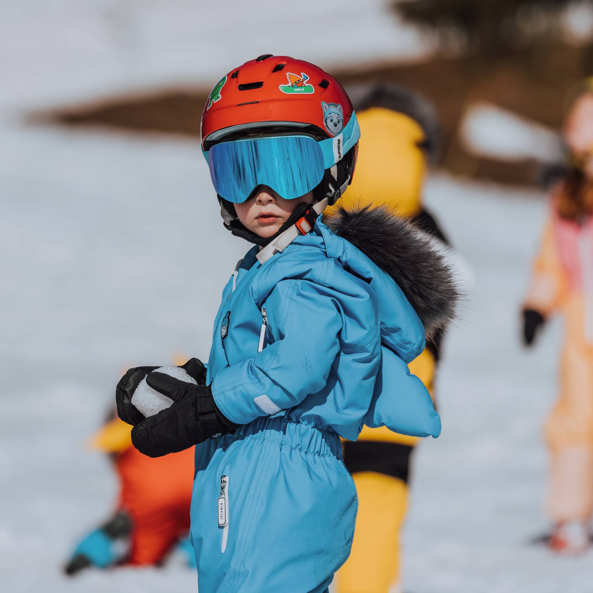 Reef the shark - Nachhaltiger Kinder Schneeanzug aus recycelten Flaschen von Dinoski kaufen - Kleidung, Alltagshelfer, Babykleidung & mehr