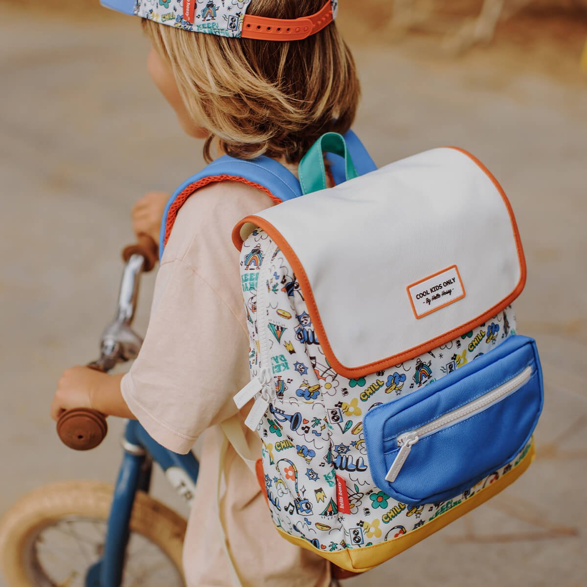 Rucksack Eckig mit Klappe - Gemustert aus 100% recyceltem Polyester von Hello Hossy kaufen - Kleidung, Alltagshelfer, Babykleidung & mehr
