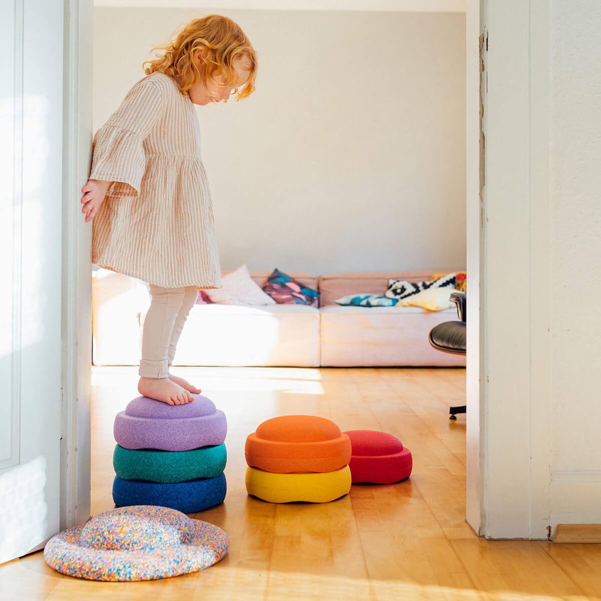 Stapelstein Original Rainbow Set - 6 Stapelsteinen + Balance Board von Stapelstein kaufen - Spielzeug, Geschenke, Babykleidung & mehr