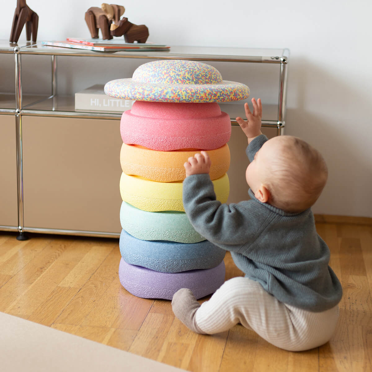 Stapelstein Original Rainbow Set - 6 Stapelsteinen + Balance Board von Stapelstein kaufen - Spielzeug, Geschenke, Babykleidung & mehr