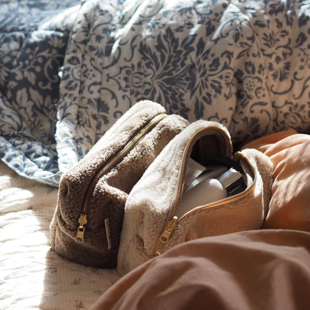 Teddy Pouch von Studio Noos kaufen - Mama, Alltagshelfer, Geschenke, Babykleidung & mehr