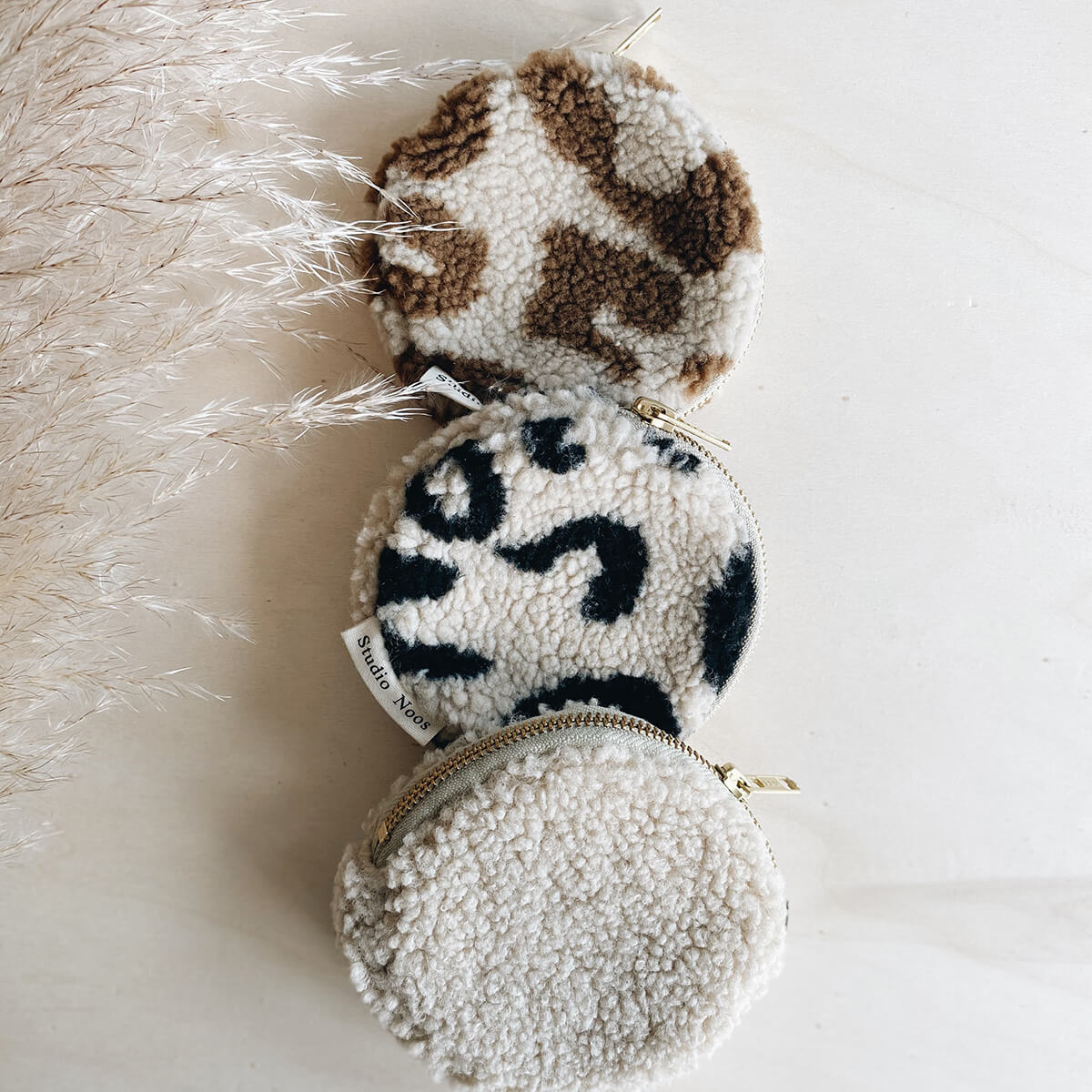 Teddy Wallet von Studio Noos kaufen - Mama, Alltagshelfer, Geschenke, Babykleidung & mehr