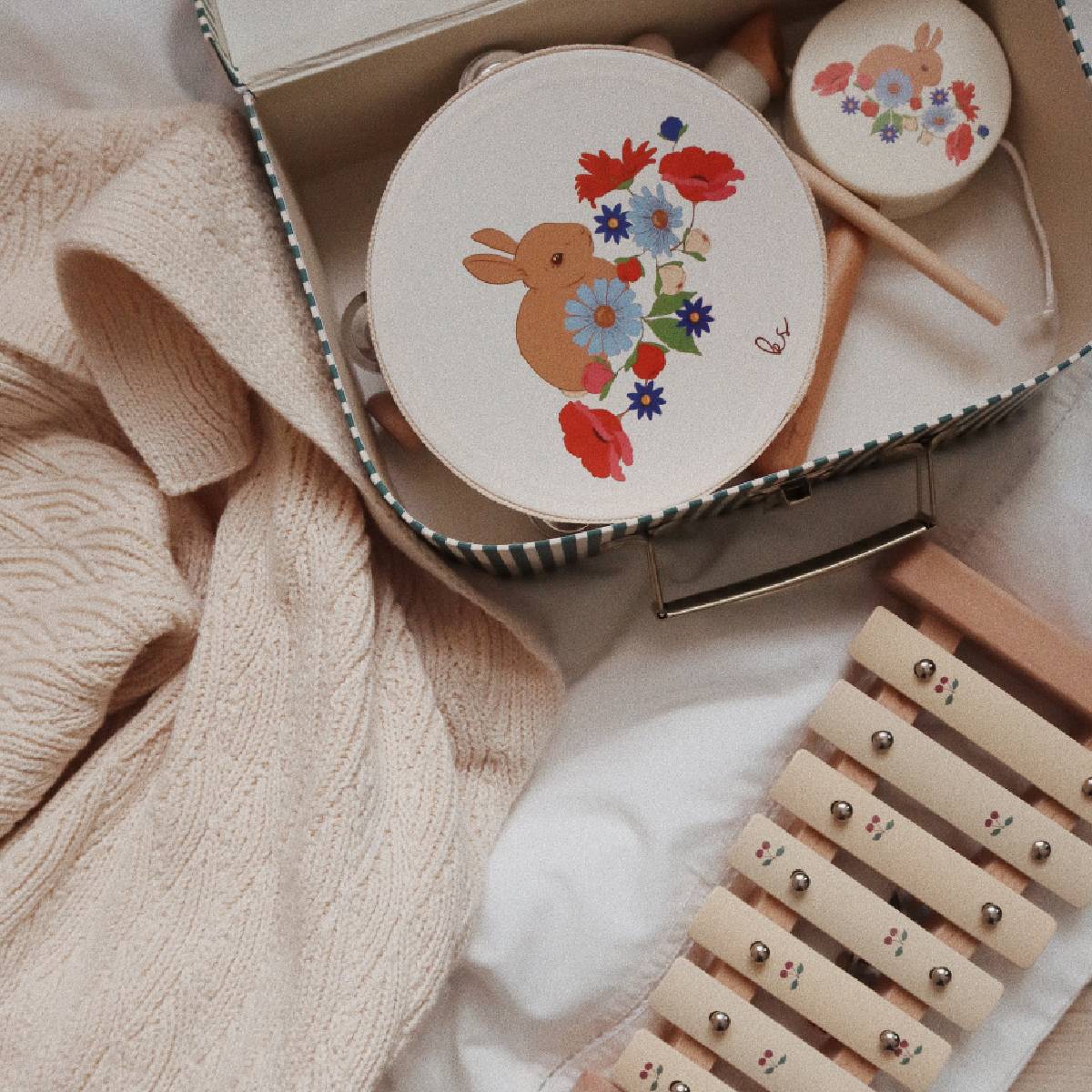 Wooden Musik Set Bunny aus Buchenholz von Konges Slojd kaufen - Spielzeug, Geschenke, Babykleidung & mehr