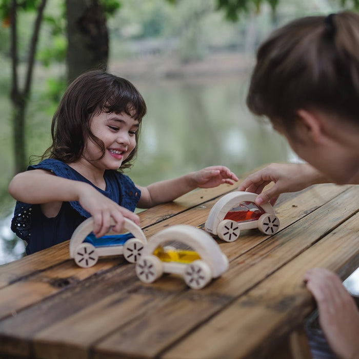 Auto mit Wasser gefüllt aus Holz von PlanToys kaufen - Spielzeug, Geschenke, Babykleidung & mehr