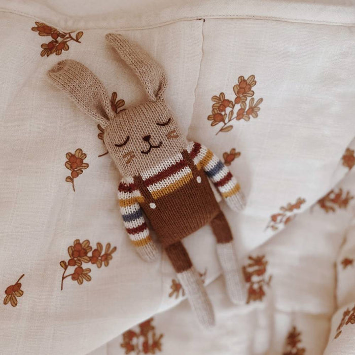 Bunny Kuscheltier für Babys Getrickt aus Alpaka Wolle von Main Sauvage kaufen - Baby, Spielzeug, Geschenke, Babykleidung & mehr