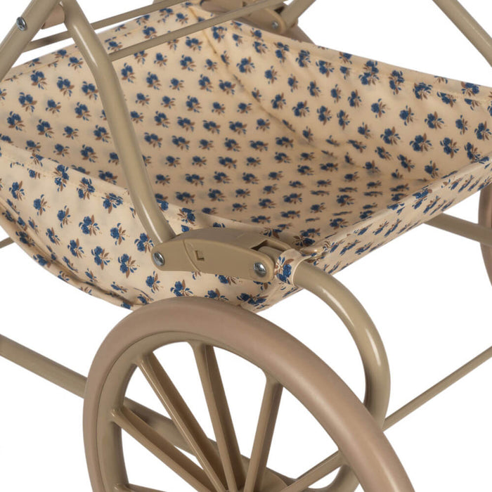 Doll Pram - Puppenwagen aus recycelter Baumwolle von Konges Slojd kaufen - Spielzeug, Babykleidung & mehr